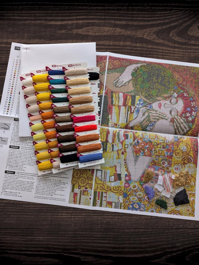 Riolis G-Klimt The Kiss Cross Stitch Kit - Image 2